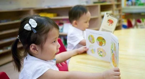 逻辑思维|孩子是不是读书的料,小时候这3个特征可以看出,占一个就偷笑吧