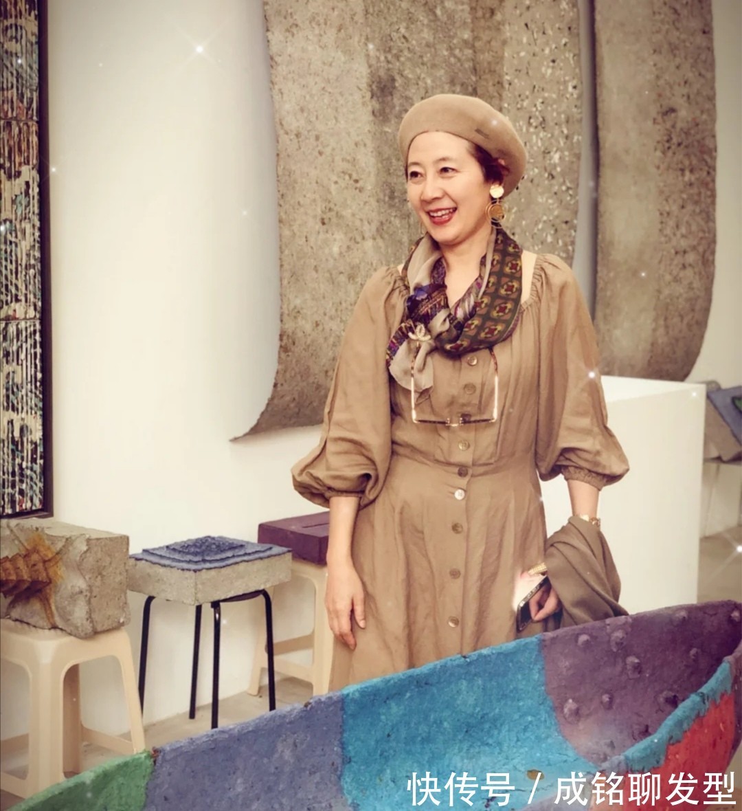 中年感|年过六十的网红“潮奶奶”,穿搭时尚又酷又美,时髦装扮令人羡慕
