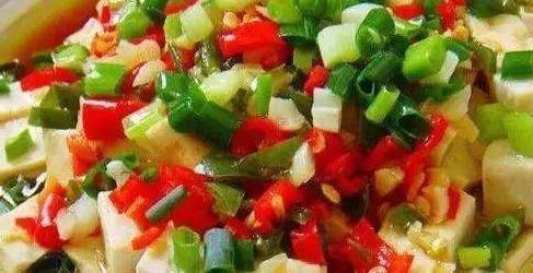 大豆异黄酮|糖尿病患者吃豆腐会有哪些好处?若能搭配三种食物,血糖更稳定