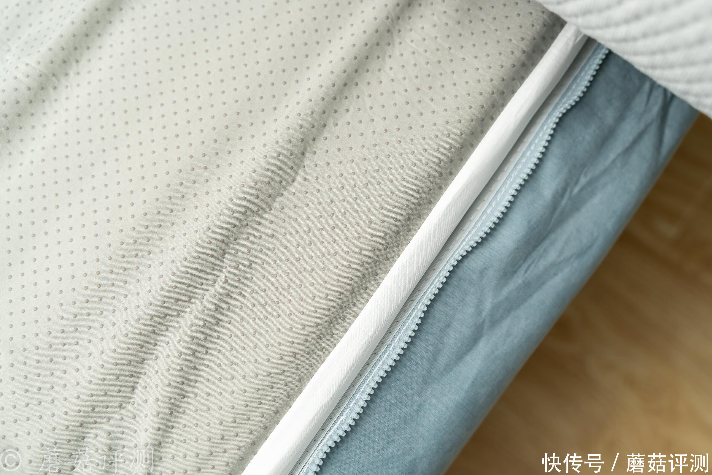 床垫|软硬兼具,好睡舒适、网易云舒零压感软硬两用弹簧床垫 体验评测