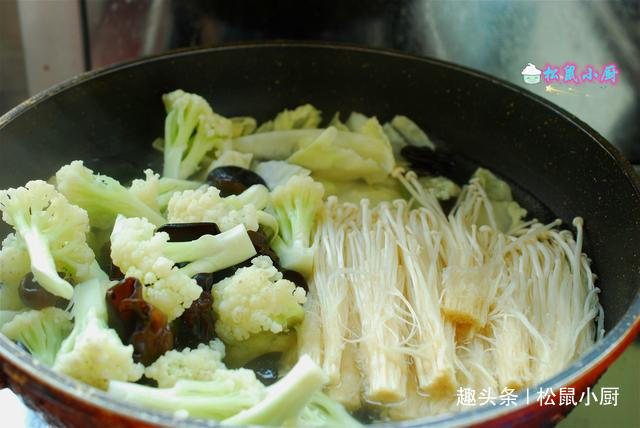 麻辣香锅别去饭店吃，自己做少油少盐又省钱，学会了你也能当大厨