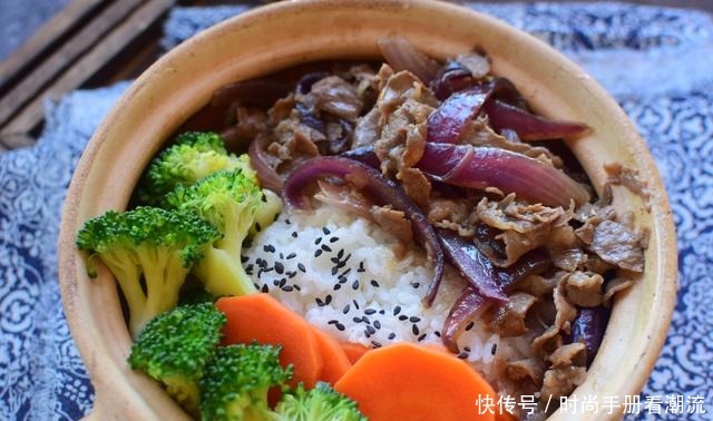 秋天牛肉这样吃,不油不腻,好吃下饭,汤汁都不剩一滴,太香了