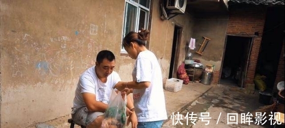 白巖松|蜀中桃子姐:從直播走到央視,被白巖松夸獎,村婦到底有什么魔力