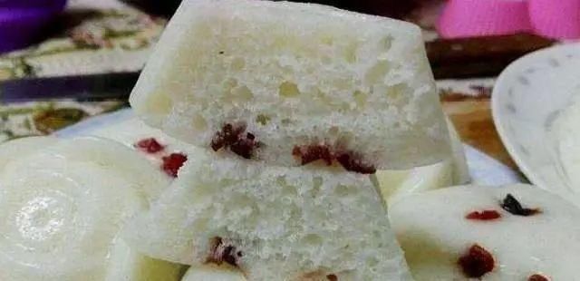 做法|发糕新做法,筷子一搅,锅上一蒸,口感香甜又松软