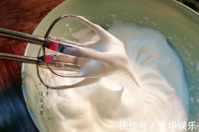 做什么蛋糕？蛋奶酥比蛋糕更容易上手，而且口味更香酥