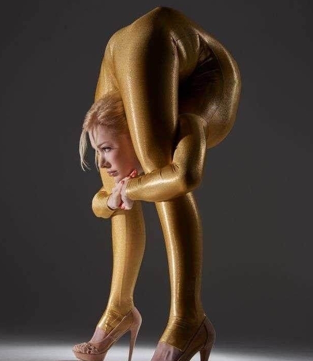 身材|世界最柔软的女人,各种动作不在话下,性感身材尽显柔术魅力