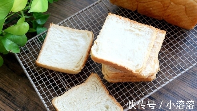 吐司盒|这个面包配方好,牛奶、黄油、鸡蛋全不放,一次发酵,香软又健康