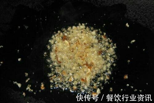 冰糖|半碗酱油搞定一只鸡——沙姜酱油鸡，入味鲜嫩，口口香醇