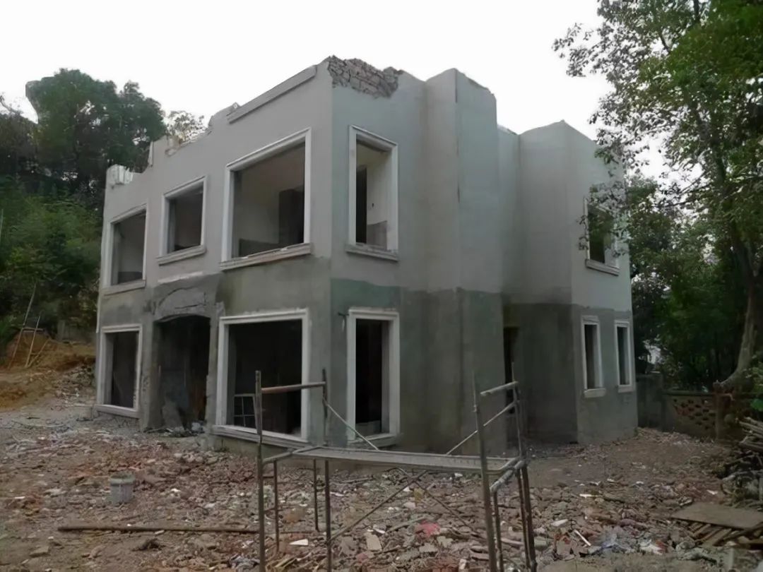 紫云山庄|2万多人围观！一套380万起拍的别墅，竟是断壁残垣？