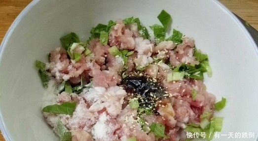 家常菜|青椒酿肉是一道家常菜特色美食,你会吗?这么下饭的一道菜