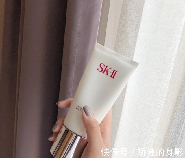 油皮|日系“网红洗面奶”测评CPB成黑马,贵妇用SK2,后两款性价比高!