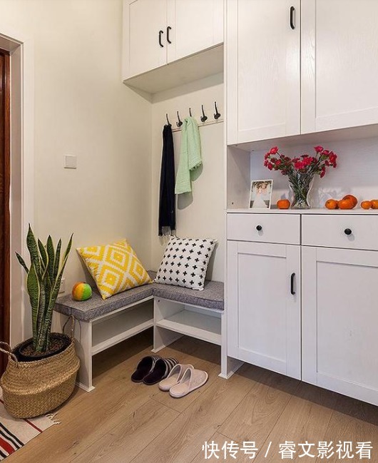 石膏线|她家148平米，进门就被玄关迷住，不做吊顶跟背景墙，阳台超漂亮