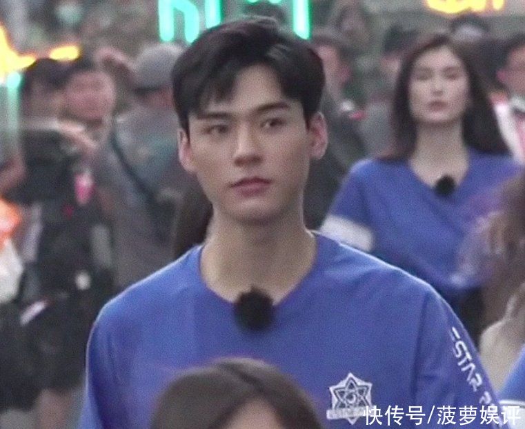 生图|龚俊综艺录制生图,无精修无美颜状态真实,颜值让人看傻眼