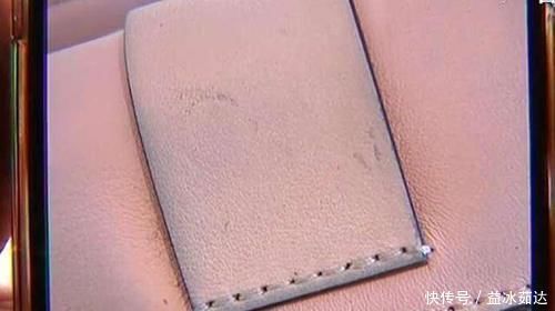 女子|花1万多买的LV包背一天就褪色?女子无法接受,网友:绝对是正品