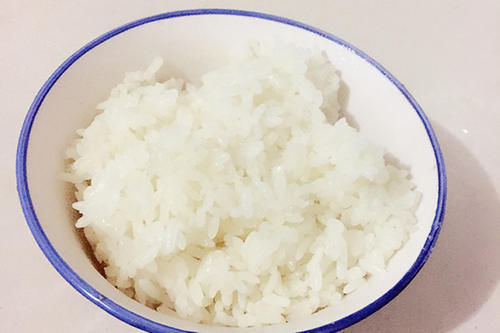升糖指数|吃一碗白米饭和喝一碗小米粥，哪个更升血糖？可能不少人想错了