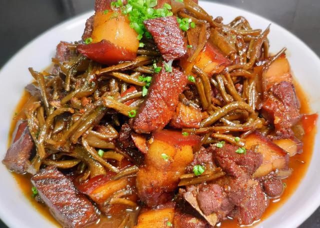 12月遇到这菜多买点，晒一晒冬天吃，补钙质，强身体