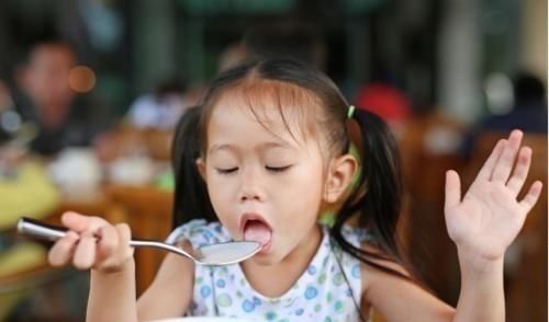 性早熟|孩子身体提前发育,“早熟”会直接影响成长速度,家长别掉以轻心