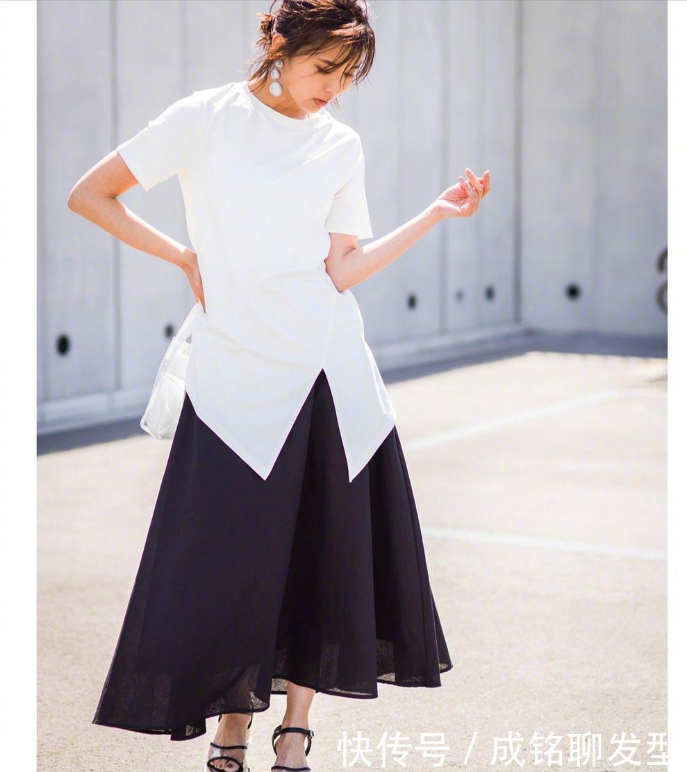 单品|时髦精是这样穿“白T恤”的,显白衬肤又能提升气质,简单又减龄