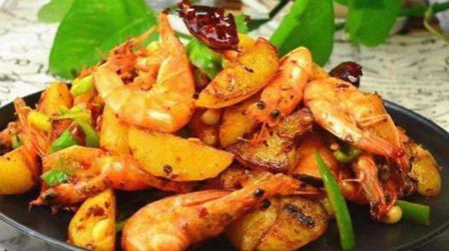 葱爆牛肉，尖椒豆干炒腊里脊，干烧虾球，干锅土豆虾