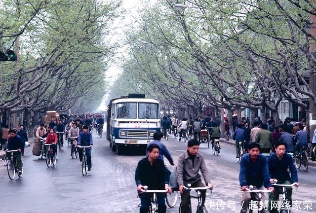 确良军|美国人拍摄的中国城市生活，1980年