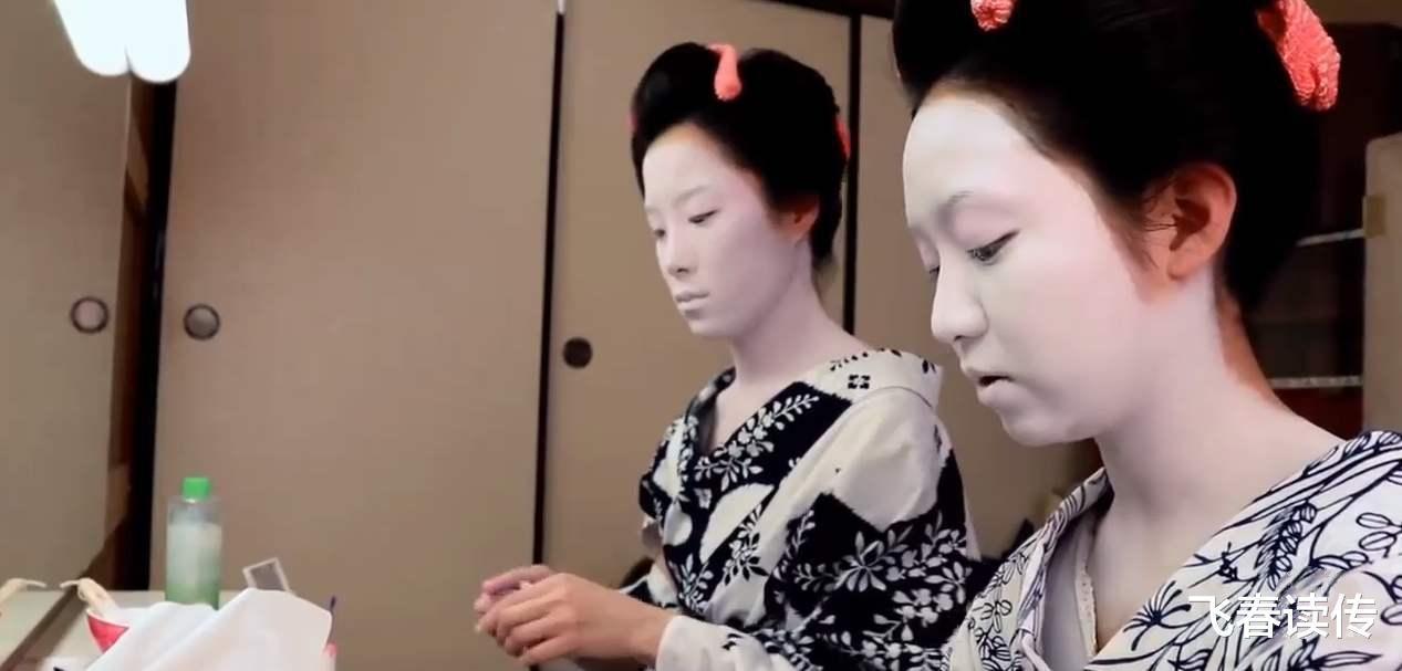 日本女人化妆，为啥弄那么恐怖的白脸