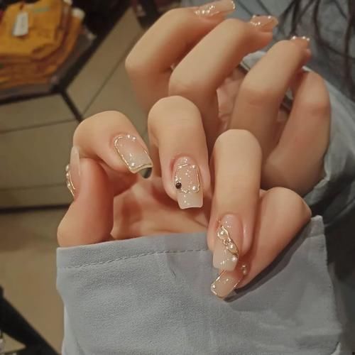 指甲油怎么涂好看？简单的几个小技巧，希望可以帮到你