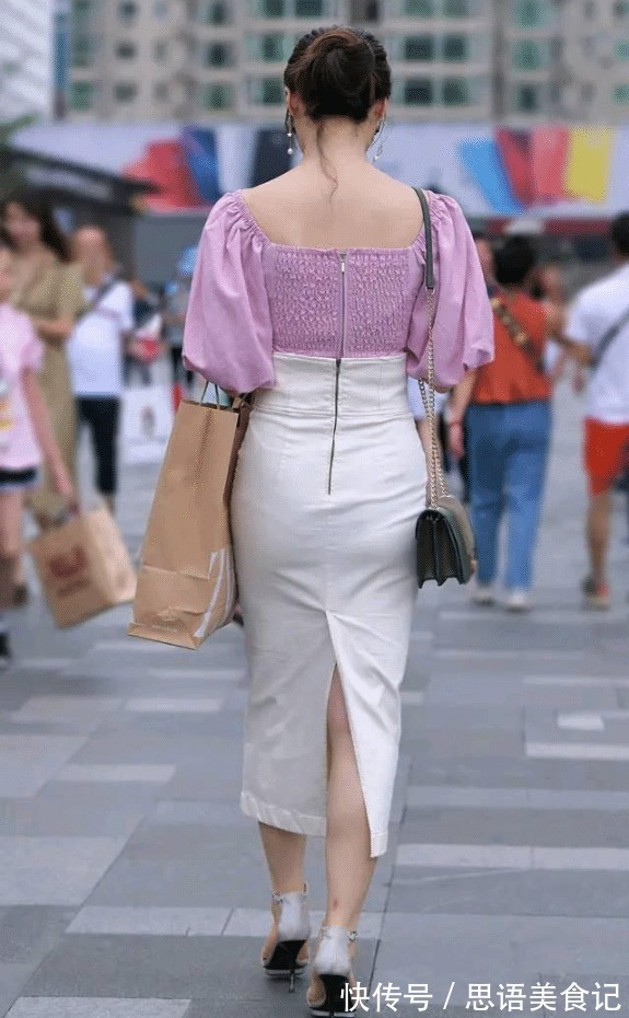 穿搭|气质辣妈,白色高腰裙,穿出了知性大雅的美