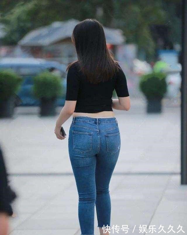 女性 搭配上时尚的打底裤尽显女性风范,凸显身材更妩媚,微胖身材!