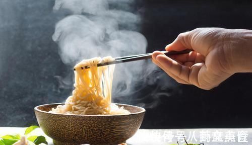 面条|糖尿病患者应该吃米饭还是面食?答案或许出乎你的意料