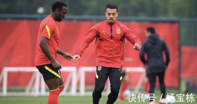 中国男足|消失的归化国脚现身!2次手术后在阿森纳康复,中文喊:国足加油