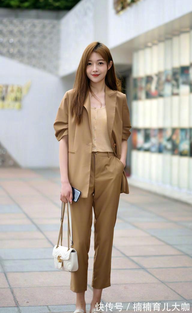 针织开衫|西装搭配九分裤,还可以把手袖拉高,这样会显得特别精神