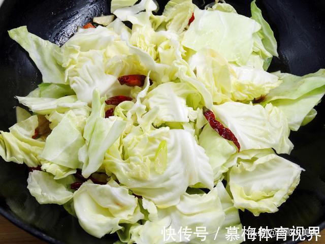 包菜|它叫“不死菜”，富含叶酸，维生素是番茄的3倍，开春吃它正合适