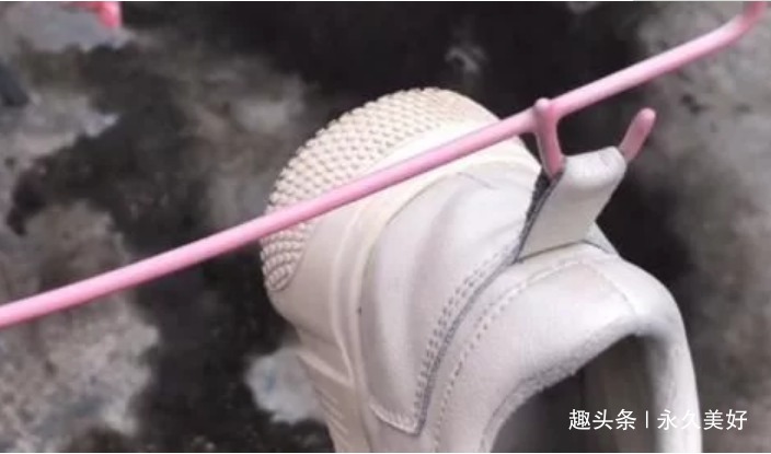 小尾巴 鞋子后面的“小尾巴”别剪掉,有人鞋都穿烂了,也不知道正确用途