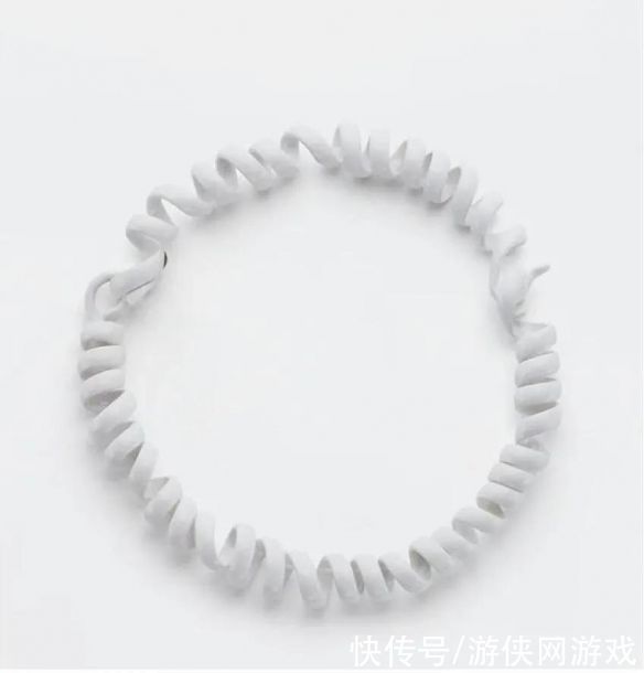 天价|一根电话线1万5?国外奢侈品牌推天价项链惹网友吐槽