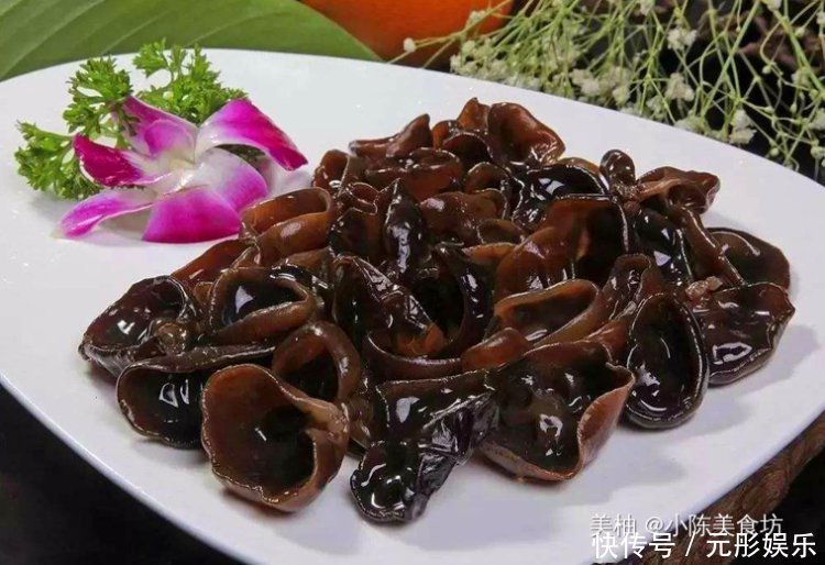爱吃木耳的要留意了,我也是刚刚知道,看完抓紧告诉家里人