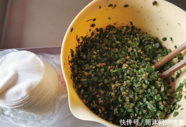 饺子|包韭菜饺子,别再加鸡蛋和猪肉!换成它,更鲜更香,很多人没吃过