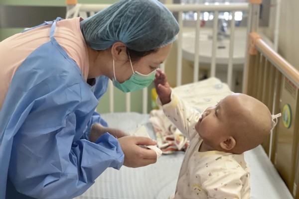 济南儿童医院|孕妈为保胎坚持卧床5个月,第35周产女,接着一家人就陷入困境