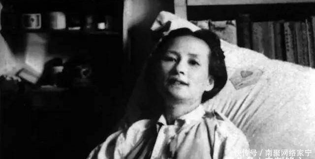 林徽因$梁思成在家门口,竖了一块牌子,林徽因的朋友见到后,都不敢进门