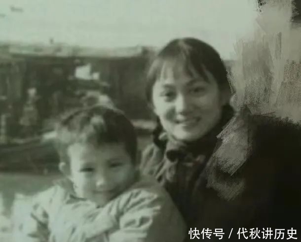 黄小厨在《向往的生活》中见到奥特曼本曼了?