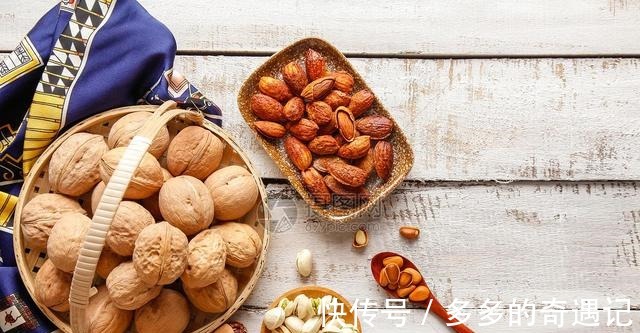 温补肾肺|桃仁菠菜,提高人体免疫力,润肠通便,温补肾肺!