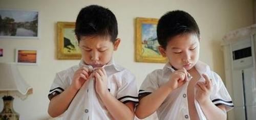 全家|全家认不清三胞胎小子,舅舅想出的办法很实在,家人看后笑倒