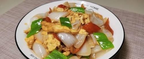 不腻|多吃洋葱护心脑,教您地道家常菜,加入鸡蛋炒一炒,天天吃不腻