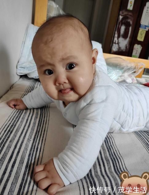 腰椎|宝宝多大可以“坐起来”?与年龄无关,看准3个坐立信号