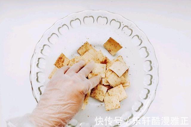 调味料|在家做网红烤豆皮,1块钱做一堆,好吃还美味