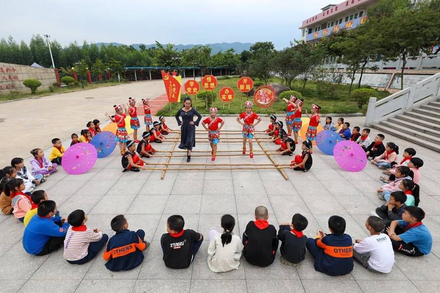 竹竿舞&福建南靖：竹竿舞颂党恩