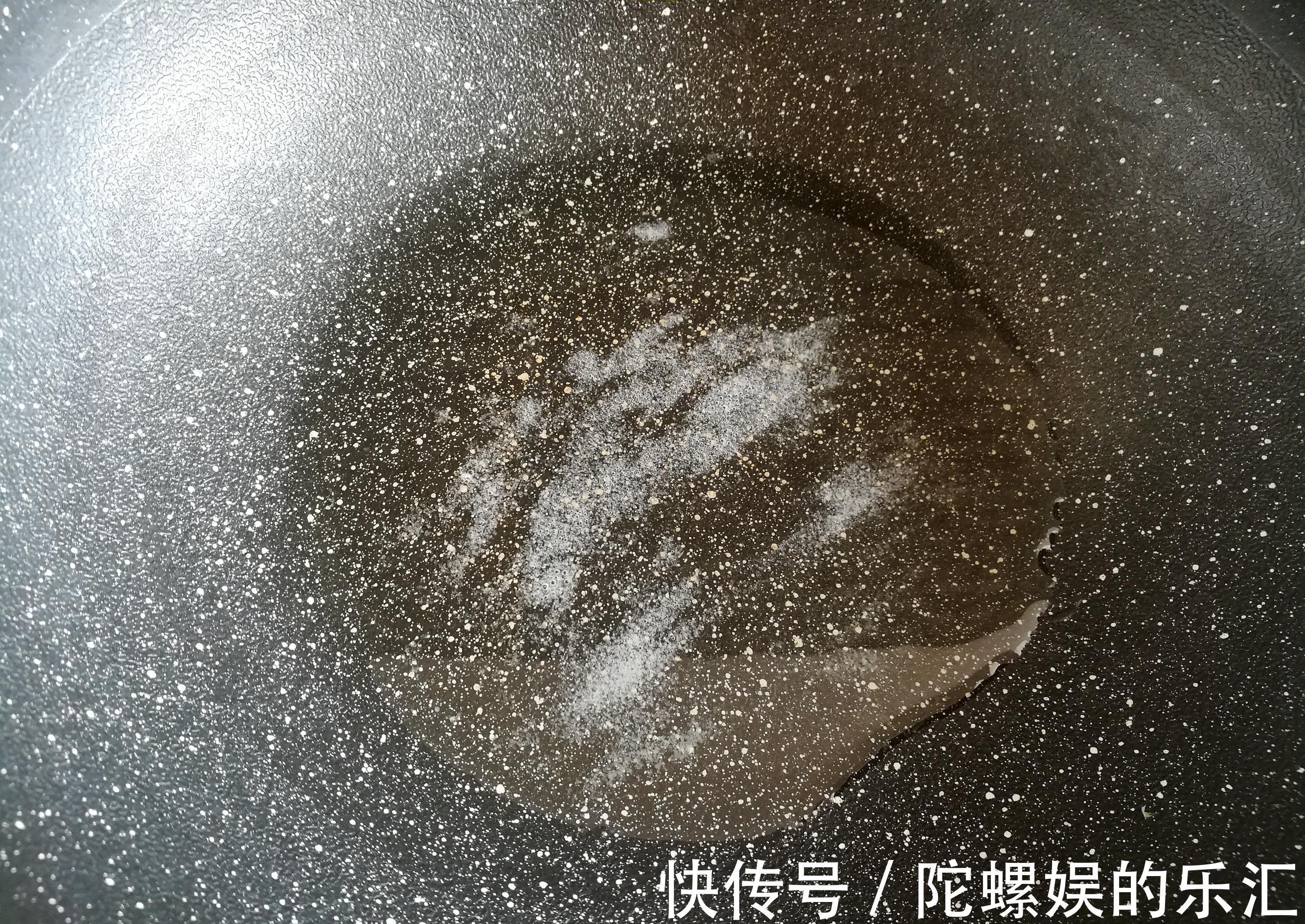 大厨|煎鱼总破皮？大厨：记住这3个小技巧，鱼皮不破，味道更鲜美