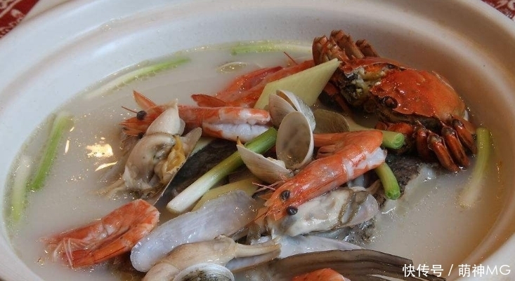 煮海虾,直接用清水煮是不对的!多加这2步,鲜香入味没腥味