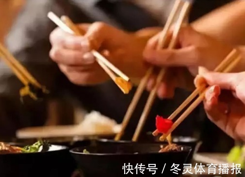习惯|寿命短的人,吃饭的时候都有这3个习惯,只占一个也要赶紧改