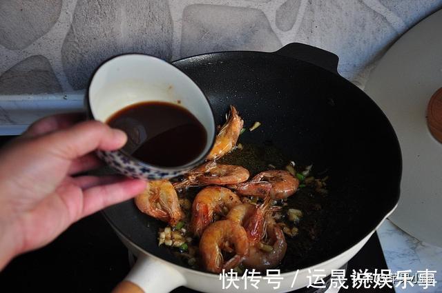 糯米|年糕加虾，简单易做，亦菜亦饭，糯米控喜欢，味道鲜香还易饱肚