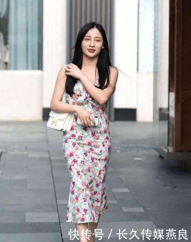 碎花裙,穿出淑女的美丽,更显身材气质